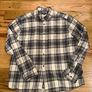 Patagonia Blue and Cream Plaid Casual Shirt